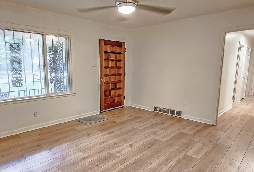 4677 LEATHERWOOD RD, Memphis, Tennessee 38117, 4 Bedrooms Bedrooms, 8 Rooms Rooms,2 BathroomsBathrooms,Residential,For Sale,LEATHERWOOD,10218898