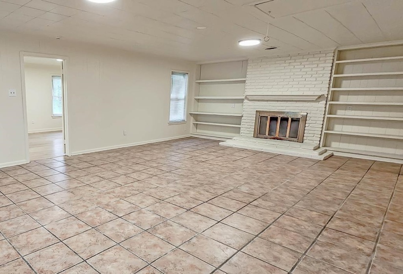 4677 LEATHERWOOD RD, Memphis, Tennessee 38117, 4 Bedrooms Bedrooms, 8 Rooms Rooms,2 BathroomsBathrooms,Residential,For Sale,LEATHERWOOD,10218898