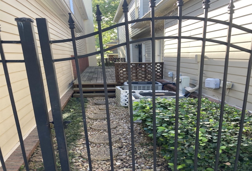 147 GREEFF LN, Memphis, Tennessee 38111, 4 Bedroom Bedrooms, 7 Room Rooms,2.1 BathroomBathrooms,Residential,For Sale,GREEFF,0,10218901