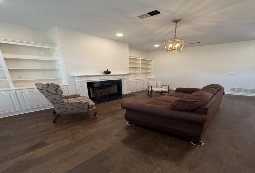 147 GREEFF LN, Memphis, Tennessee 38111, 4 Bedroom Bedrooms, 7 Room Rooms,2.1 BathroomBathrooms,Residential,For Sale,GREEFF,0,10218901