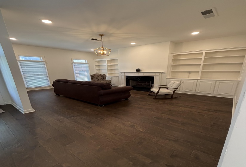 147 GREEFF LN, Memphis, Tennessee 38111, 4 Bedroom Bedrooms, 7 Room Rooms,2.1 BathroomBathrooms,Residential,For Sale,GREEFF,0,10218901