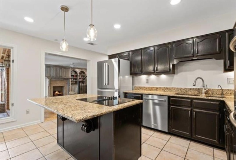 947 ROLLING OAKS LN, Collierville, Tennessee 38017, 6 Bedroom Bedrooms, 12 Room Rooms,4.1 BathroomBathrooms,Residential,For Sale,ROLLING OAKS,0,10218904