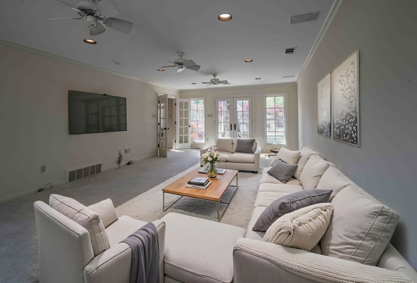 947 ROLLING OAKS LN, Collierville, Tennessee 38017, 6 Bedroom Bedrooms, 12 Room Rooms,4.1 BathroomBathrooms,Residential,For Sale,ROLLING OAKS,0,10218904