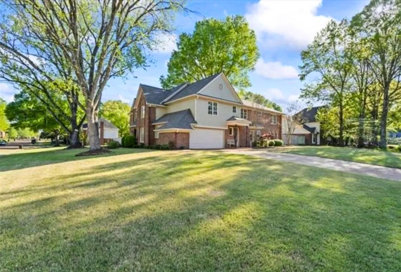 947 ROLLING OAKS LN, Collierville, Tennessee 38017, 6 Bedroom Bedrooms, 12 Room Rooms,4.1 BathroomBathrooms,Residential,For Sale,ROLLING OAKS,0,10218904