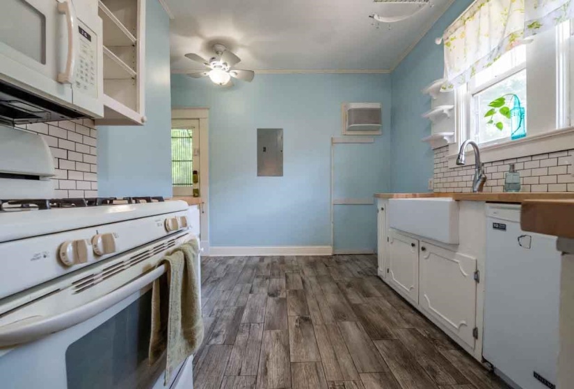 850 WILLETT CIR, Memphis, Tennessee 38107, 4 Bedroom Bedrooms, 2 Room Rooms,2 BathroomBathrooms,Residential,For Sale,WILLETT,0,10218908