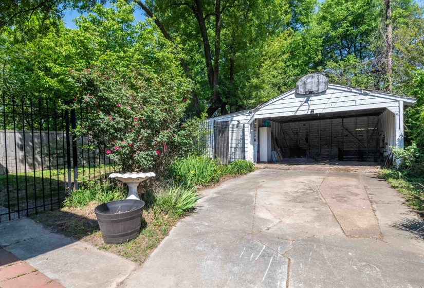 850 WILLETT CIR, Memphis, Tennessee 38107, 4 Bedroom Bedrooms, 2 Room Rooms,2 BathroomBathrooms,Residential,For Sale,WILLETT,0,10218908