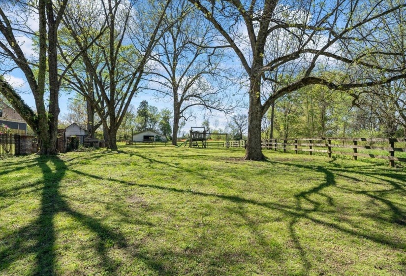 230 LEVY DR, Somerville, Tennessee 38068, 4 Bedrooms Bedrooms, 10 Rooms Rooms,3 BathroomsBathrooms,Residential,For Sale,LEVY,10218917