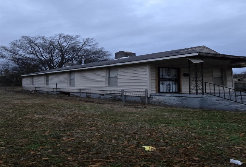 740 MARBLE AVE, Memphis, Tennessee 38107, 2 Bedroom Bedrooms, 4 Room Rooms,1 BathroomBathrooms,Residential,For Sale,MARBLE,0,10218942
