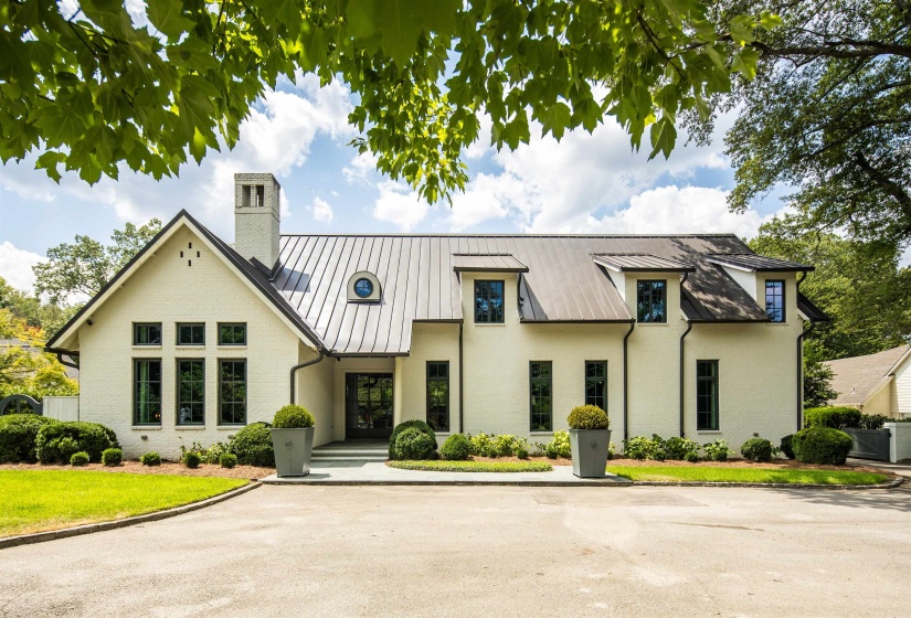 223 CHERRY CIR, Memphis, Tennessee 38117, 6 Bedroom Bedrooms, 15 Room Rooms,6.2 BathroomBathrooms,Residential,For Sale,CHERRY,0,10218983
