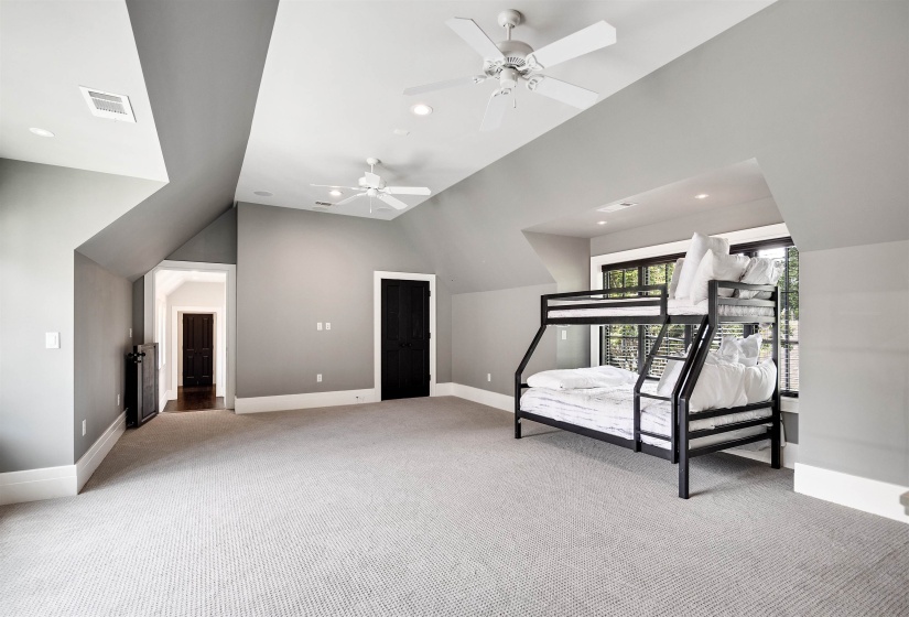 223 CHERRY CIR, Memphis, Tennessee 38117, 6 Bedroom Bedrooms, 15 Room Rooms,6.2 BathroomBathrooms,Residential,For Sale,CHERRY,0,10218983