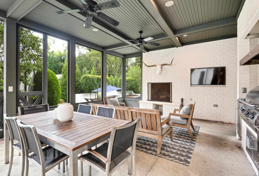223 CHERRY CIR, Memphis, Tennessee 38117, 6 Bedroom Bedrooms, 15 Room Rooms,6.2 BathroomBathrooms,Residential,For Sale,CHERRY,0,10218983