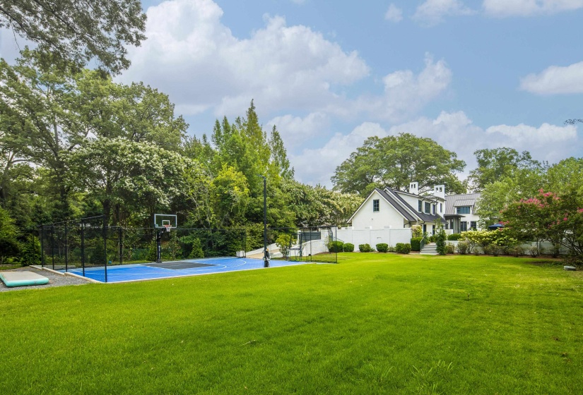 223 CHERRY CIR, Memphis, Tennessee 38117, 6 Bedroom Bedrooms, 15 Room Rooms,6.2 BathroomBathrooms,Residential,For Sale,CHERRY,0,10218983
