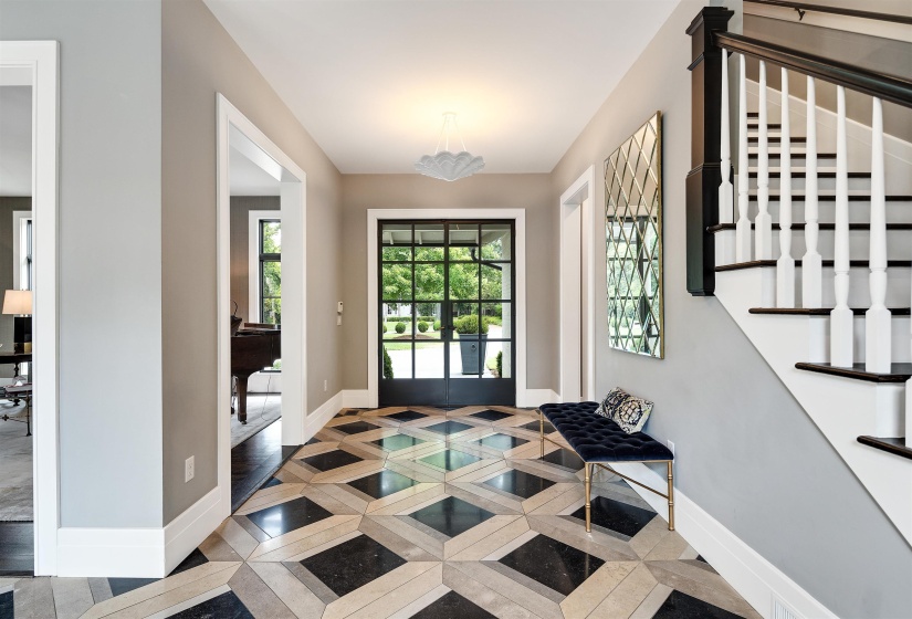 223 CHERRY CIR, Memphis, Tennessee 38117, 6 Bedroom Bedrooms, 15 Room Rooms,6.2 BathroomBathrooms,Residential,For Sale,CHERRY,0,10218983