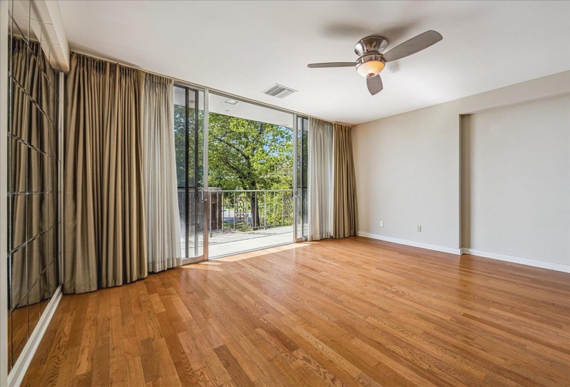 2195 POPLAR AVE, Memphis, Tennessee 38104, 1 Bedroom Bedrooms, 3 Room Rooms,1 BathroomBathrooms,Residential,For Sale,POPLAR,0,10219004
