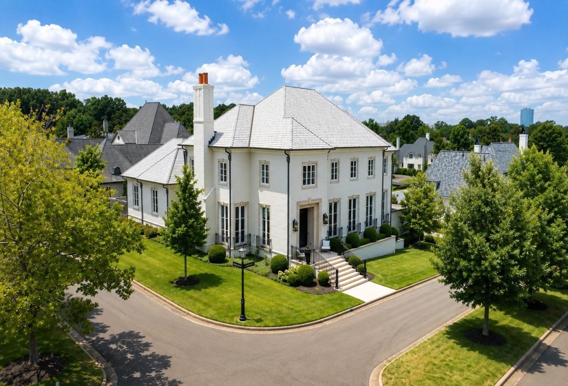 6211 DOVECOTE LN, Memphis, Tennessee 38120, 5 Bedroom Bedrooms, 12 Room Rooms,5.2 BathroomBathrooms,Residential,For Sale,DOVECOTE,0,10219024