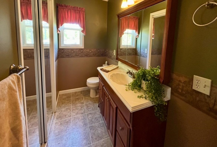 720 RIVERSIDE LN, Crump, Tennessee 38327, 3 Bedroom Bedrooms, 8 Room Rooms,2.1 BathroomBathrooms,Residential,For Sale,RIVERSIDE,0,10219042