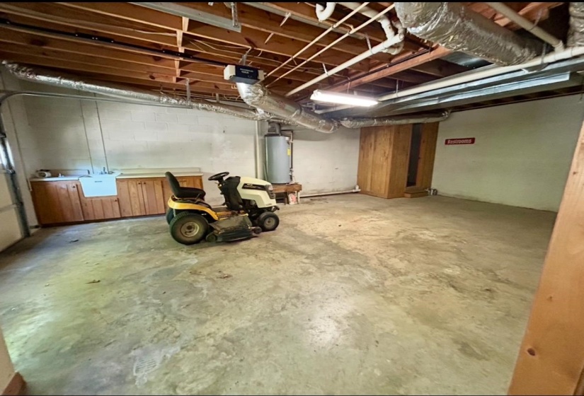 720 RIVERSIDE LN, Crump, Tennessee 38327, 3 Bedroom Bedrooms, 8 Room Rooms,2.1 BathroomBathrooms,Residential,For Sale,RIVERSIDE,0,10219042