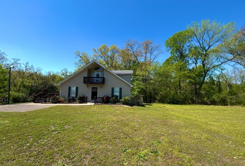 720 RIVERSIDE LN, Crump, Tennessee 38327, 3 Bedroom Bedrooms, 8 Room Rooms,2.1 BathroomBathrooms,Residential,For Sale,RIVERSIDE,0,10219042