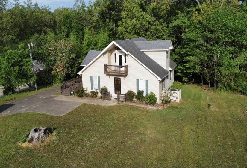 720 RIVERSIDE LN, Crump, Tennessee 38327, 3 Bedroom Bedrooms, 8 Room Rooms,2.1 BathroomBathrooms,Residential,For Sale,RIVERSIDE,0,10219042