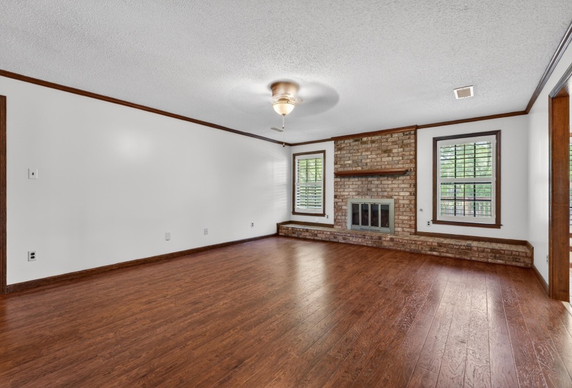 354 COLLEGE DR, Collierville, Tennessee 38017, 5 Bedrooms Bedrooms, 7 Rooms Rooms,3 BathroomsBathrooms,Residential,For Sale,COLLEGE,10219056