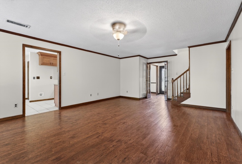 354 COLLEGE DR, Collierville, Tennessee 38017, 5 Bedrooms Bedrooms, 7 Rooms Rooms,3 BathroomsBathrooms,Residential,For Sale,COLLEGE,10219056