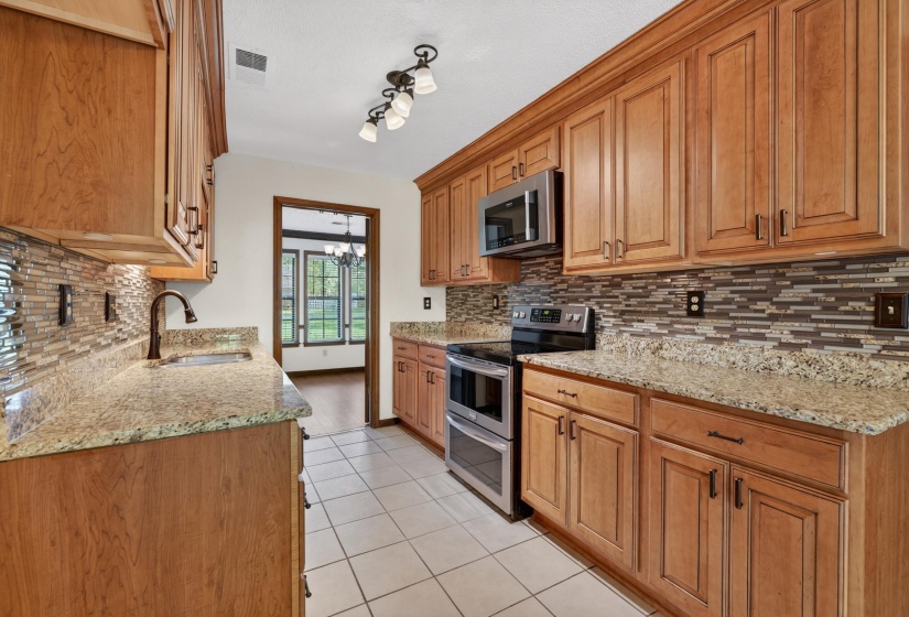 354 COLLEGE DR, Collierville, Tennessee 38017, 5 Bedrooms Bedrooms, 7 Rooms Rooms,3 BathroomsBathrooms,Residential,For Sale,COLLEGE,10219056