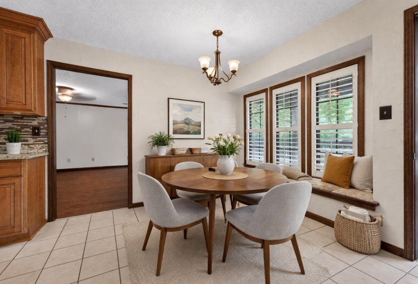 354 COLLEGE DR, Collierville, Tennessee 38017, 5 Bedrooms Bedrooms, 7 Rooms Rooms,3 BathroomsBathrooms,Residential,For Sale,COLLEGE,10219056