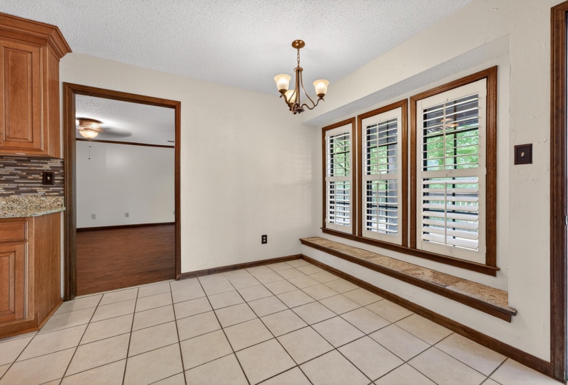 354 COLLEGE DR, Collierville, Tennessee 38017, 5 Bedrooms Bedrooms, 7 Rooms Rooms,3 BathroomsBathrooms,Residential,For Sale,COLLEGE,10219056