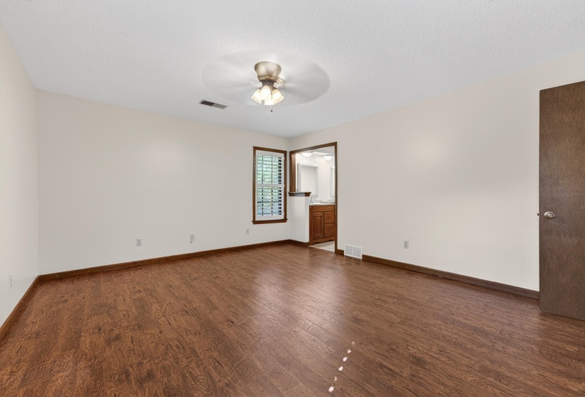 354 COLLEGE DR, Collierville, Tennessee 38017, 5 Bedrooms Bedrooms, 7 Rooms Rooms,3 BathroomsBathrooms,Residential,For Sale,COLLEGE,10219056