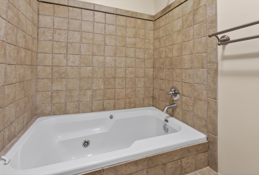 354 COLLEGE DR, Collierville, Tennessee 38017, 5 Bedrooms Bedrooms, 7 Rooms Rooms,3 BathroomsBathrooms,Residential,For Sale,COLLEGE,10219056