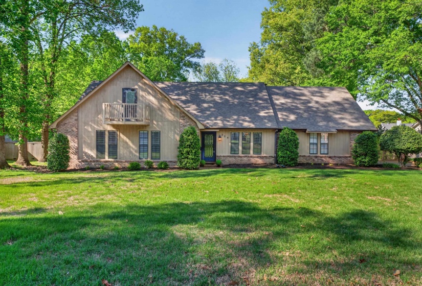 354 COLLEGE DR, Collierville, Tennessee 38017, 5 Bedrooms Bedrooms, 7 Rooms Rooms,3 BathroomsBathrooms,Residential,For Sale,COLLEGE,10219056
