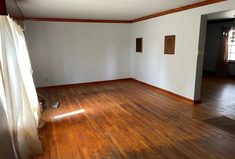 3152 LARKSPUR DR, Memphis, Tennessee 38111, 4 Bedrooms Bedrooms, 8 Rooms Rooms,1.1 BathroomsBathrooms,Residential,For Sale,LARKSPUR,10219057