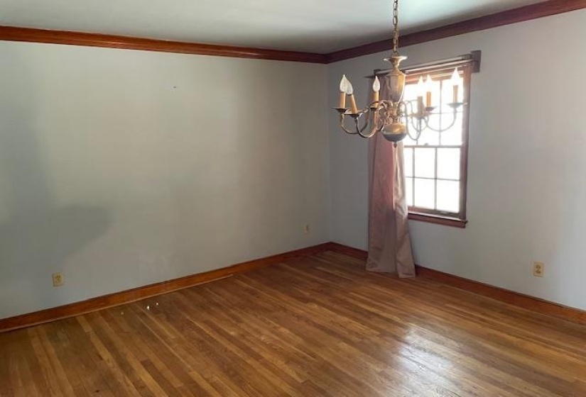 3152 LARKSPUR DR, Memphis, Tennessee 38111, 4 Bedrooms Bedrooms, 8 Rooms Rooms,1.1 BathroomsBathrooms,Residential,For Sale,LARKSPUR,10219057