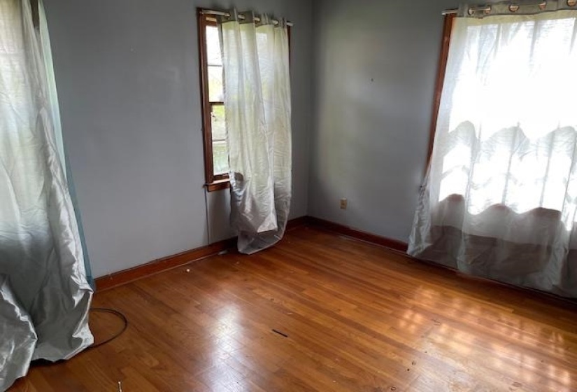 3152 LARKSPUR DR, Memphis, Tennessee 38111, 4 Bedrooms Bedrooms, 8 Rooms Rooms,1.1 BathroomsBathrooms,Residential,For Sale,LARKSPUR,10219057