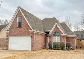 120 CLAY HILLS DR, Oakland, Tennessee 38060, 3 Bedrooms Bedrooms, 6 Rooms Rooms,2 BathroomsBathrooms,Residential,For Sale,CLAY HILLS,10210815