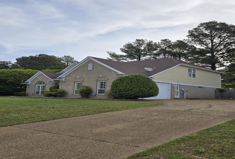 4860 RIVERCREST LN, Bartlett, Tennessee 38135, 5 Bedroom Bedrooms, 9 Room Rooms,2.1 BathroomBathrooms,Residential,For Sale,RIVERCREST,0,10218595