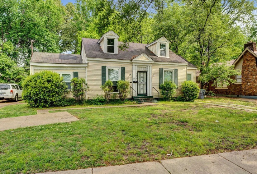 2062 JACKSON AVE, Memphis, Tennessee 38112, 4 Bedrooms Bedrooms, 9 Rooms Rooms,2 BathroomsBathrooms,Residential,For Sale,JACKSON,10219070