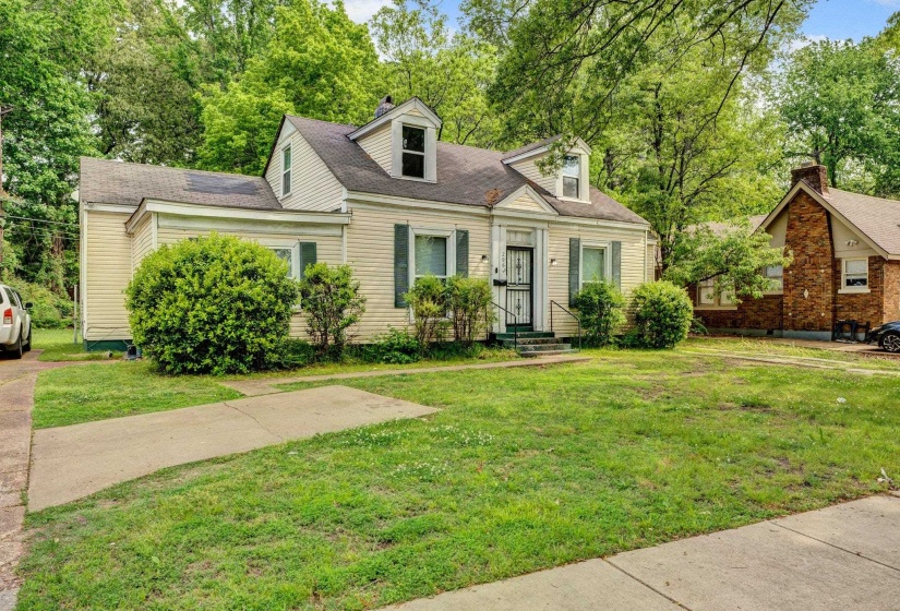 2062 JACKSON AVE, Memphis, Tennessee 38112, 4 Bedrooms Bedrooms, 9 Rooms Rooms,2 BathroomsBathrooms,Residential,For Sale,JACKSON,10219070