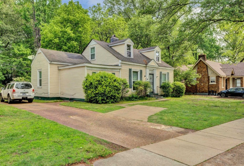 2062 JACKSON AVE, Memphis, Tennessee 38112, 4 Bedrooms Bedrooms, 9 Rooms Rooms,2 BathroomsBathrooms,Residential,For Sale,JACKSON,10219070