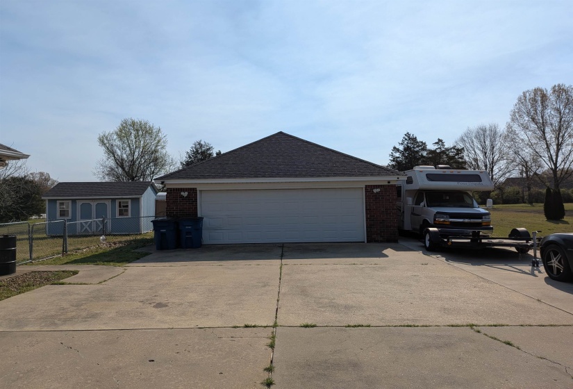 6110 NELLWOOD DR, Olive Branch, Mississippi 38654, 3 Bedroom Bedrooms, 7 Room Rooms,2.1 BathroomBathrooms,Residential,For Sale,NELLWOOD,0,10219104