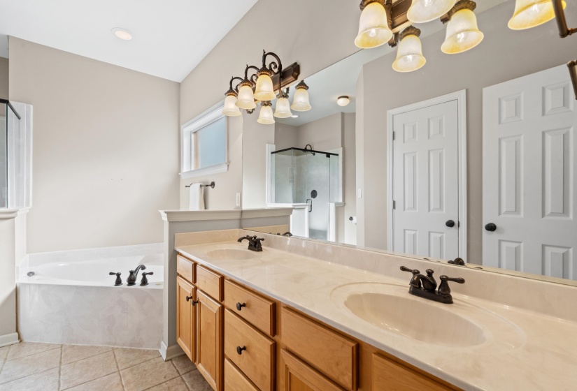 10471 ASHBORO DR, Collierville, Tennessee 38017, 3 Bedroom Bedrooms, 7 Room Rooms,2.1 BathroomBathrooms,Residential,For Sale,ASHBORO,0,10219117