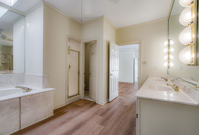 478 RACQUET CLUB PL DR, Memphis, Tennessee 38117, 3 Bedrooms Bedrooms, 8 Rooms Rooms,2.1 BathroomsBathrooms,Residential,For Sale,RACQUET CLUB PL,10219121