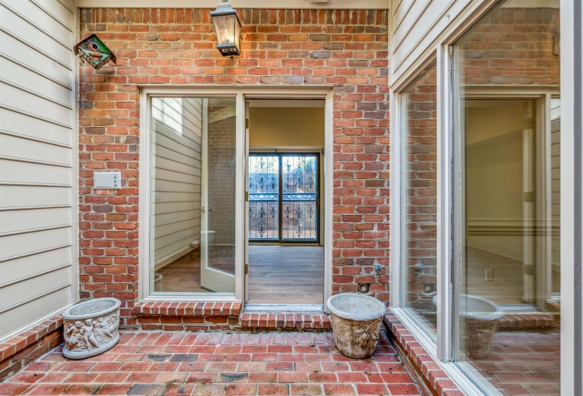 478 RACQUET CLUB PL DR, Memphis, Tennessee 38117, 3 Bedrooms Bedrooms, 8 Rooms Rooms,2.1 BathroomsBathrooms,Residential,For Sale,RACQUET CLUB PL,10219121
