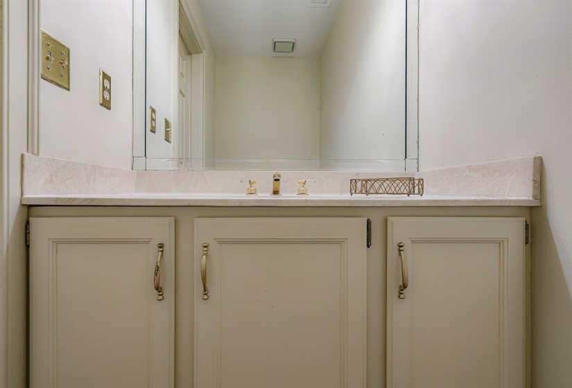 478 RACQUET CLUB PL DR, Memphis, Tennessee 38117, 3 Bedrooms Bedrooms, 8 Rooms Rooms,2.1 BathroomsBathrooms,Residential,For Sale,RACQUET CLUB PL,10219121
