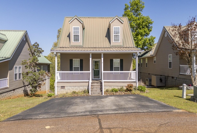 9 MOUNTAIN VIEW DR, Iuka, Mississippi 38852, 4 Bedroom Bedrooms, 9 Room Rooms,3 BathroomBathrooms,Residential,For Sale,MOUNTAIN VIEW,0,10219146