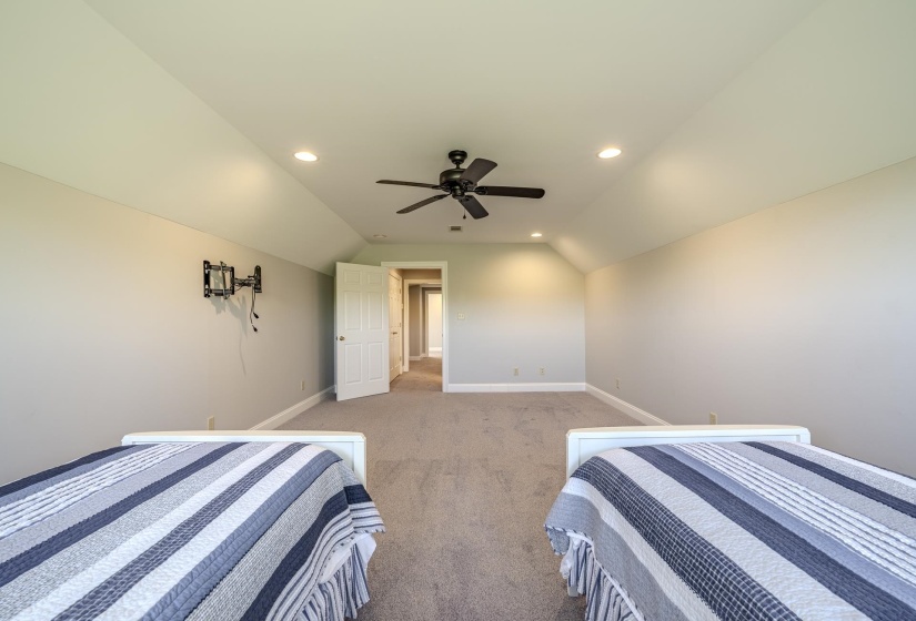 9 MOUNTAIN VIEW DR, Iuka, Mississippi 38852, 4 Bedroom Bedrooms, 9 Room Rooms,3 BathroomBathrooms,Residential,For Sale,MOUNTAIN VIEW,0,10219146