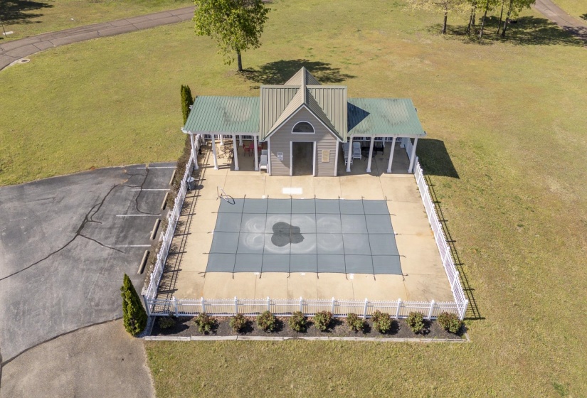 9 MOUNTAIN VIEW DR, Iuka, Mississippi 38852, 4 Bedroom Bedrooms, 9 Room Rooms,3 BathroomBathrooms,Residential,For Sale,MOUNTAIN VIEW,0,10219146