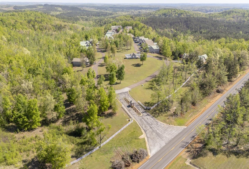 9 MOUNTAIN VIEW DR, Iuka, Mississippi 38852, 4 Bedroom Bedrooms, 9 Room Rooms,3 BathroomBathrooms,Residential,For Sale,MOUNTAIN VIEW,0,10219146