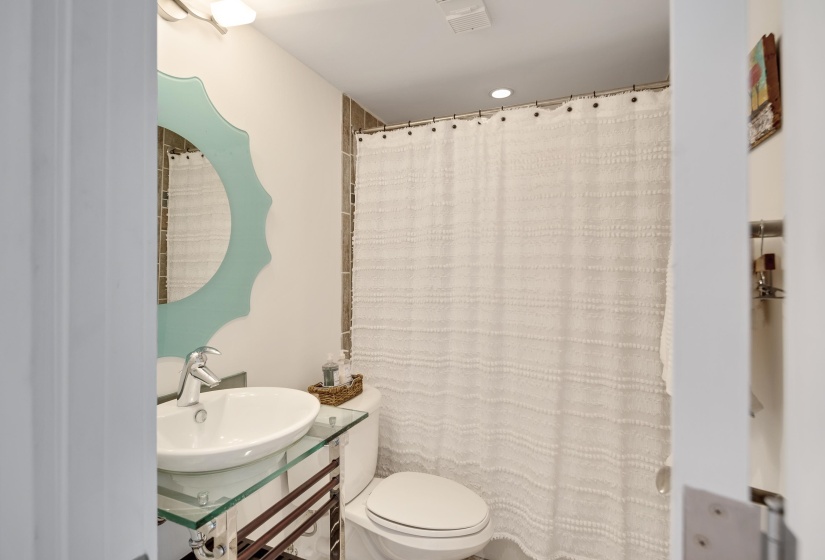 66 MONROE #1004 AVE, Memphis, Tennessee 38103, 2 Bedrooms Bedrooms, 6 Rooms Rooms,2 BathroomsBathrooms,Residential,For Sale,MONROE #1004,10219148