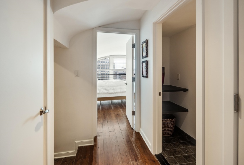 66 MONROE #1004 AVE, Memphis, Tennessee 38103, 2 Bedrooms Bedrooms, 6 Rooms Rooms,2 BathroomsBathrooms,Residential,For Sale,MONROE #1004,10219148